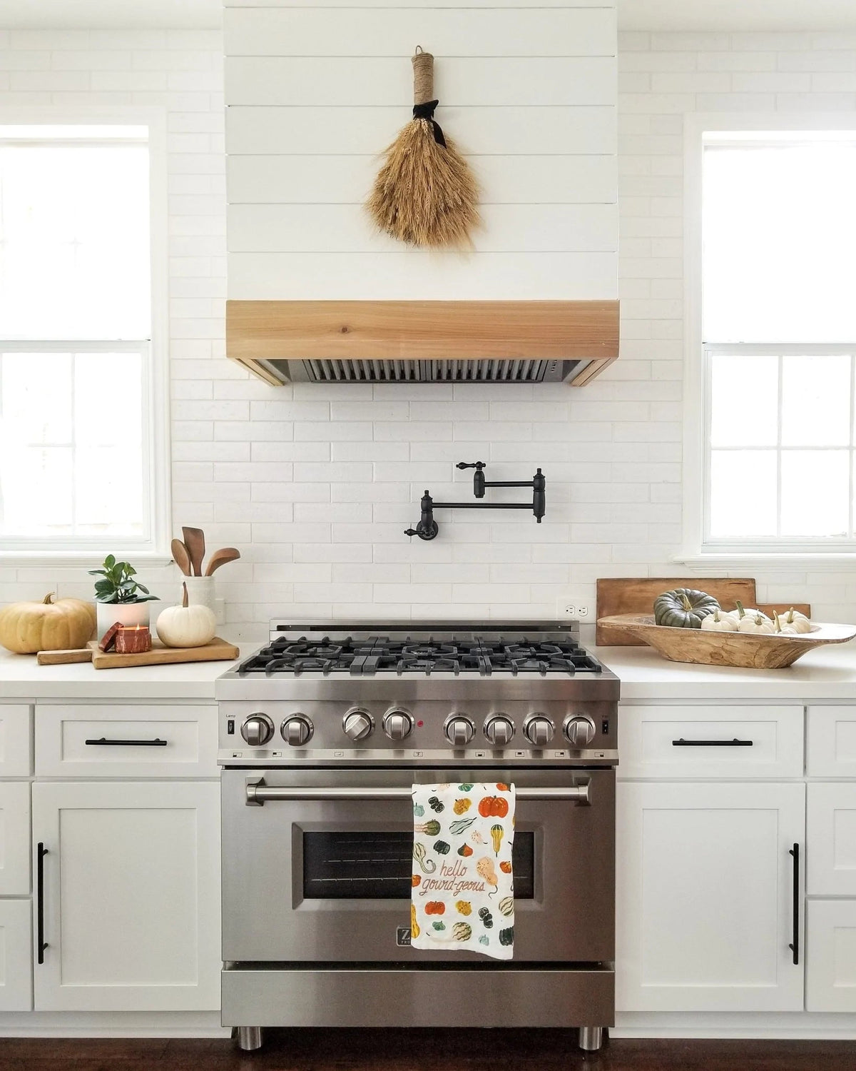 ZLINE Ducted Wall Mount Range Hood Insert in Stainless Steel 695
